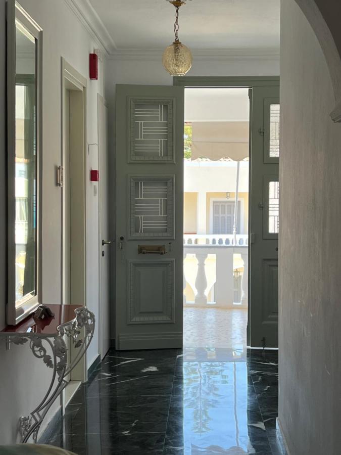 ספצס Kamelia Hotel מראה חיצוני תמונה